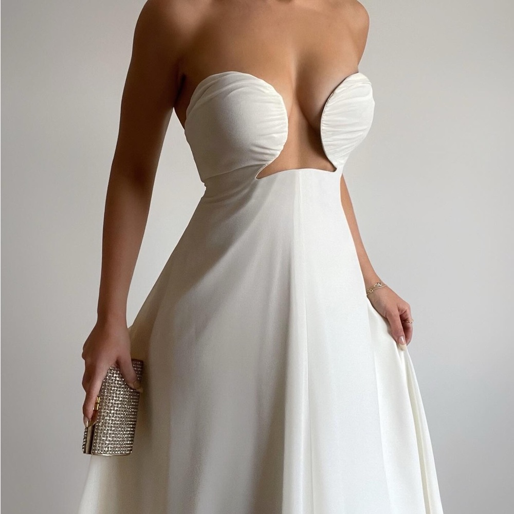 Alamour the Label Ciana dress